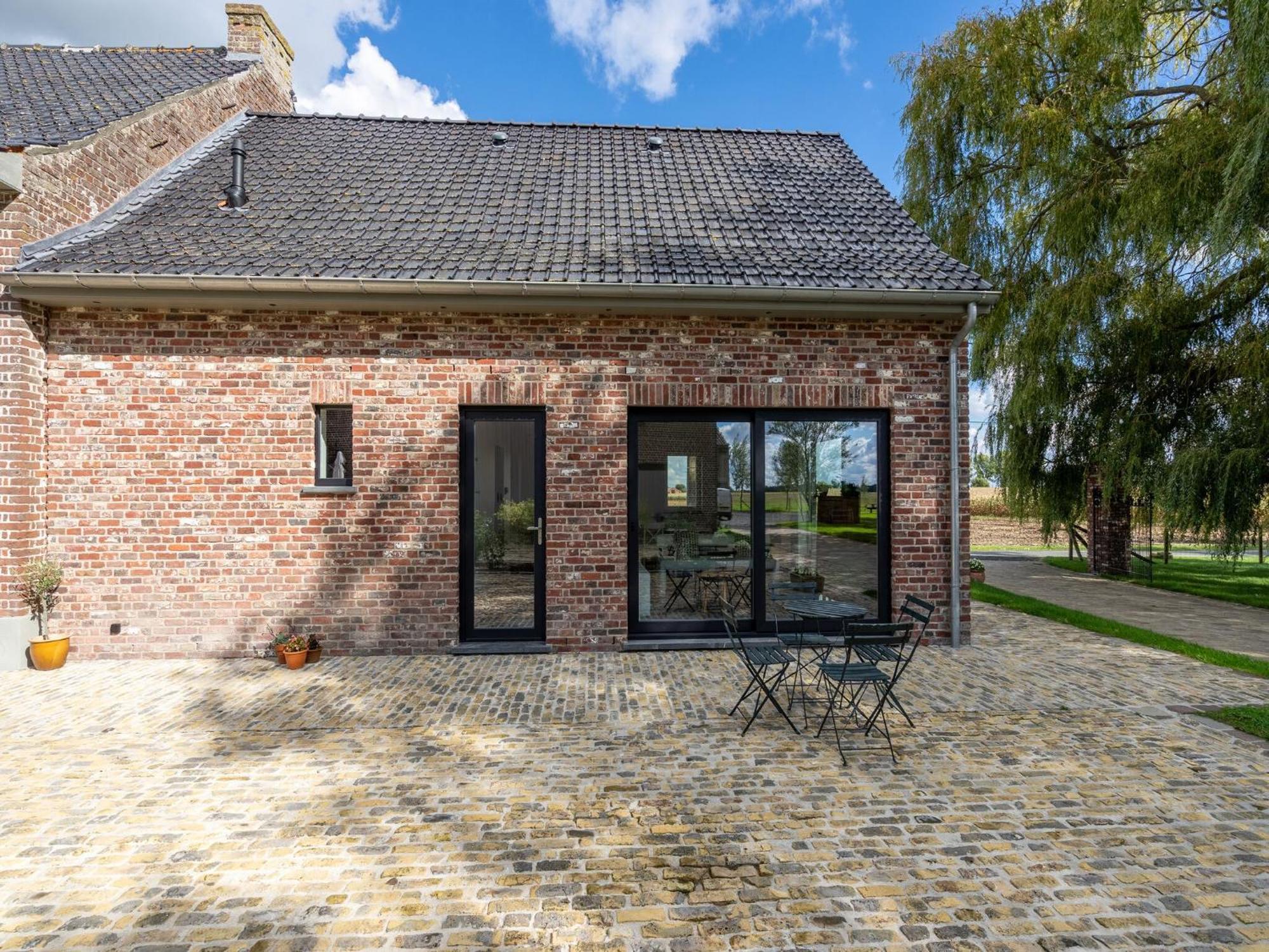 Spacious Holiday Home With Pond In Poperinge Roesbrugge-Haringe Extérieur photo