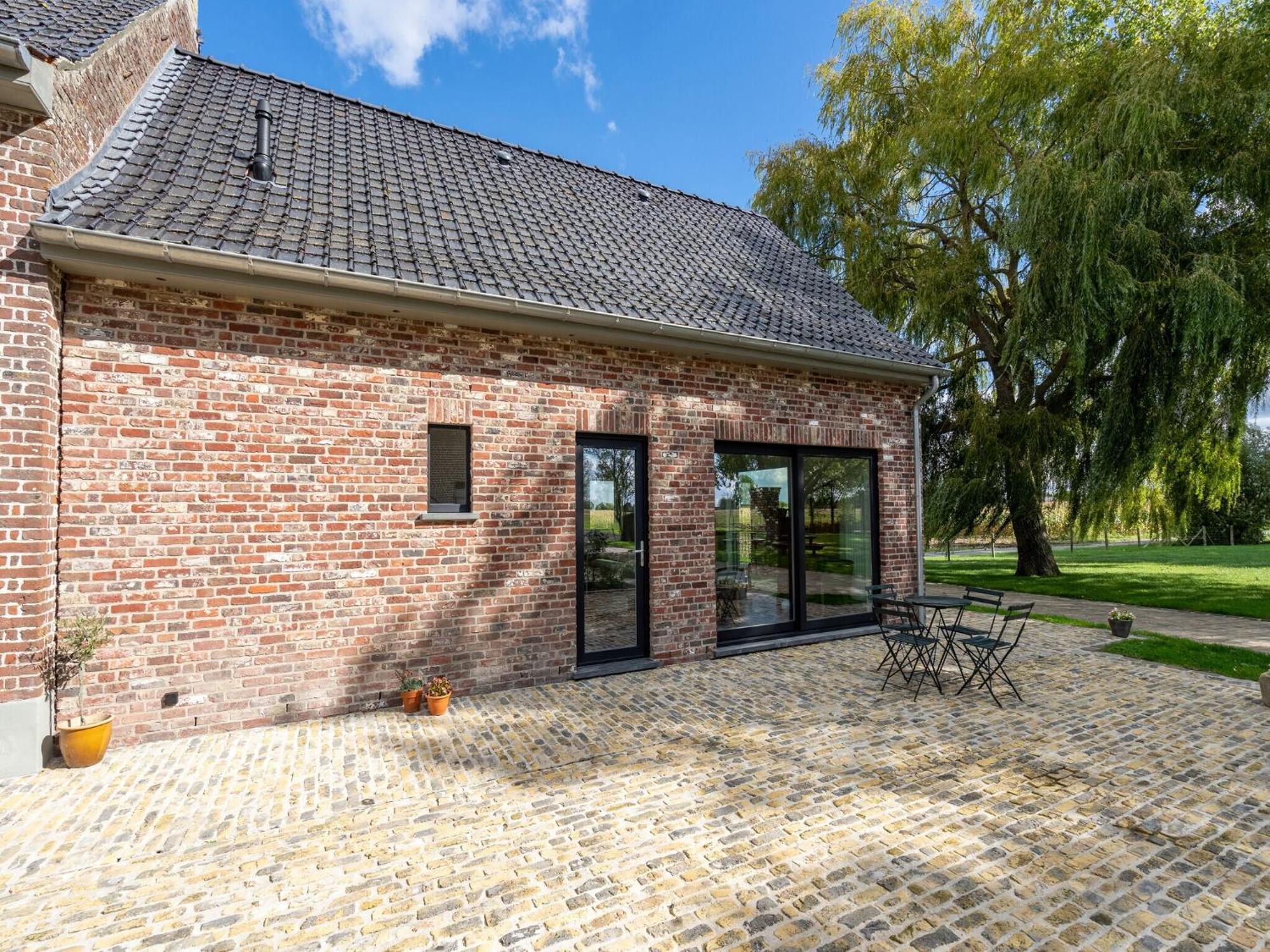 Spacious Holiday Home With Pond In Poperinge Roesbrugge-Haringe Extérieur photo